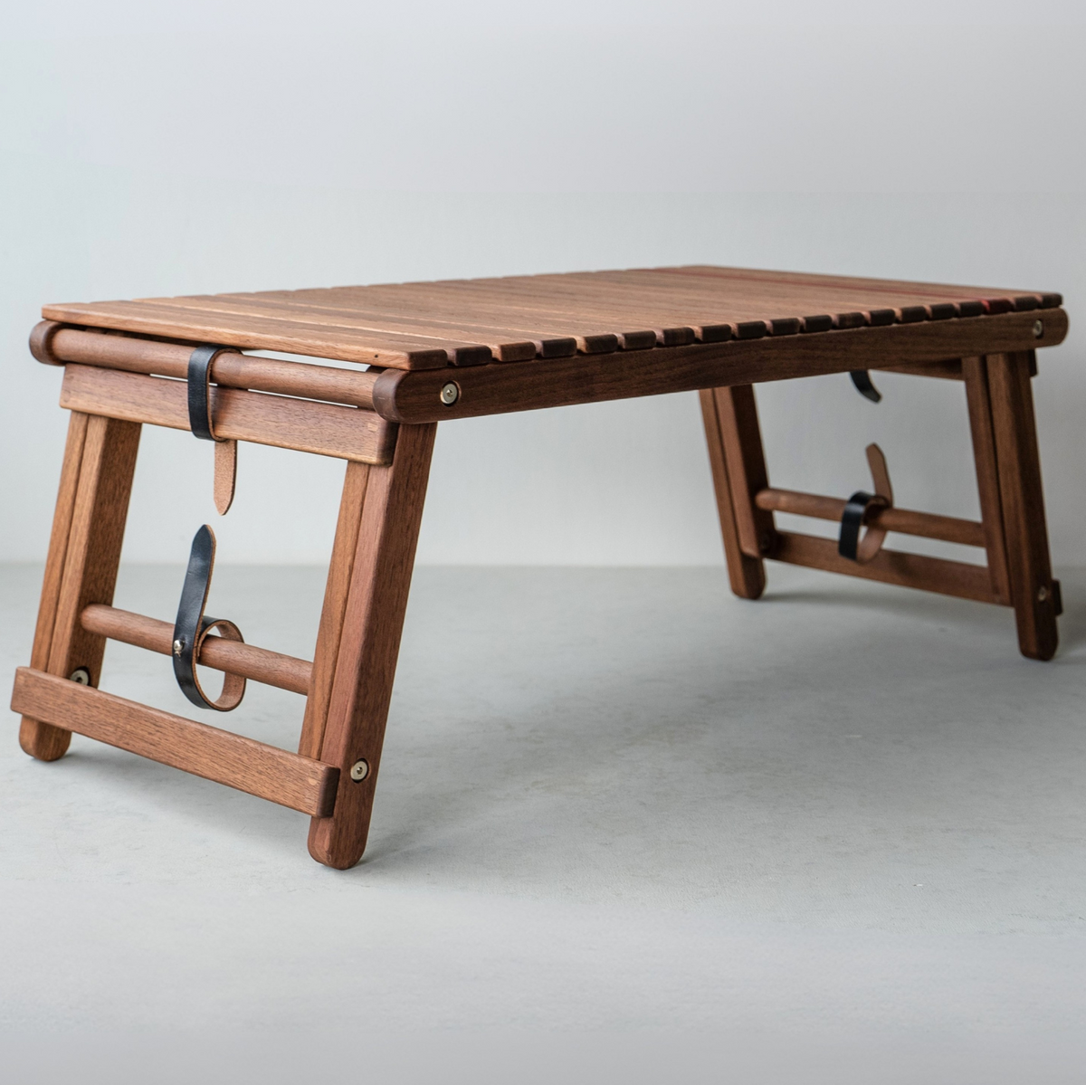 CARRY TABLE walnut