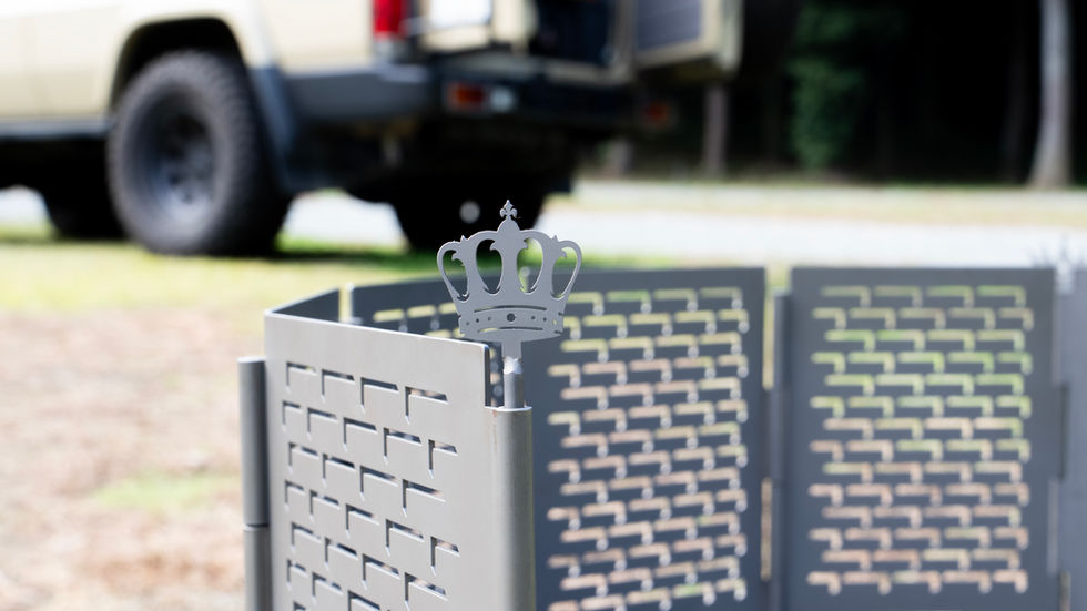 カスタムピン(Queen)