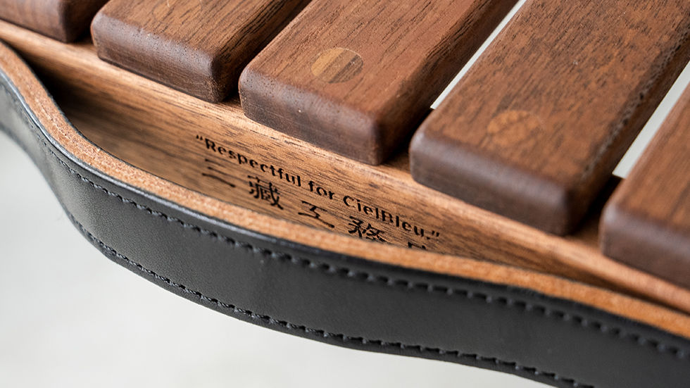 CARRY TABLE walnut