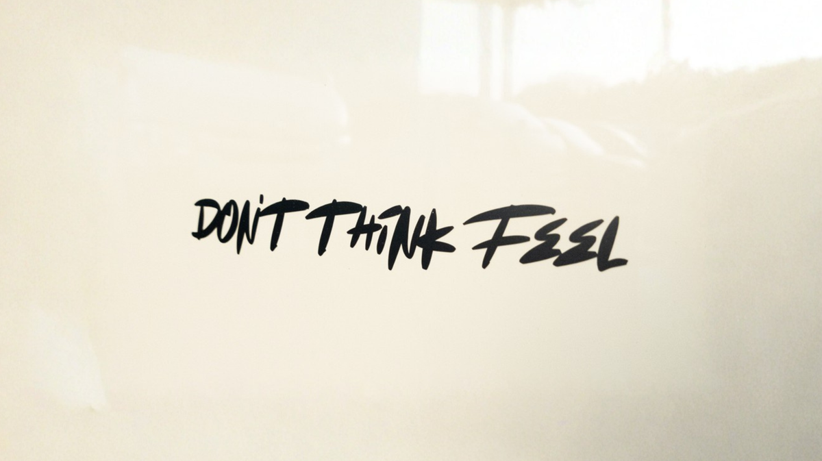 Don't think feel カッティングステッカー（BLACK）
