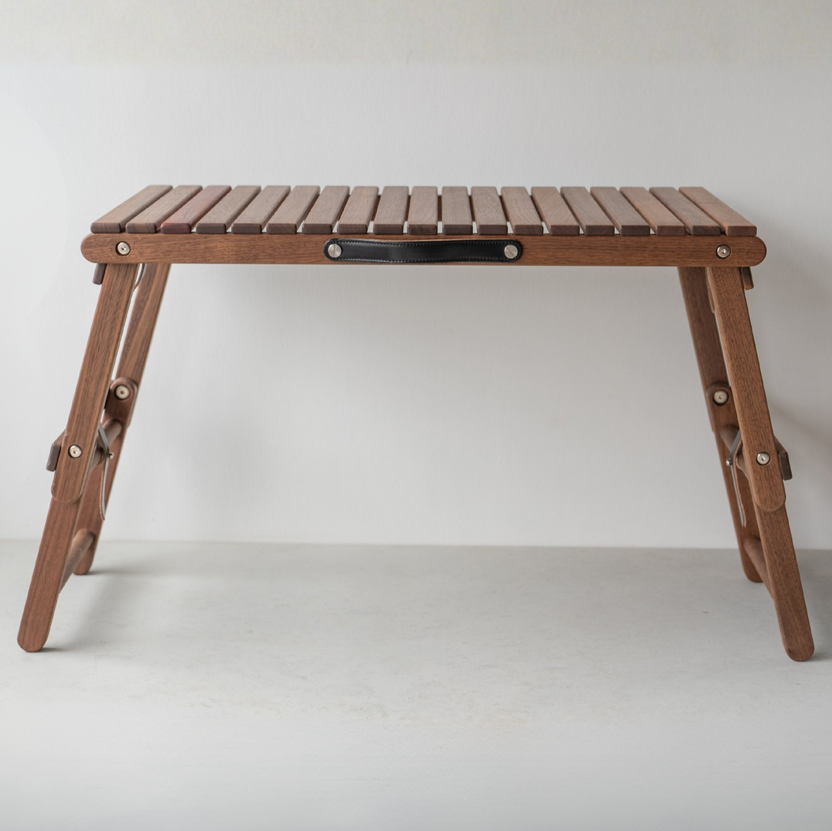 CARRY TABLE walnut